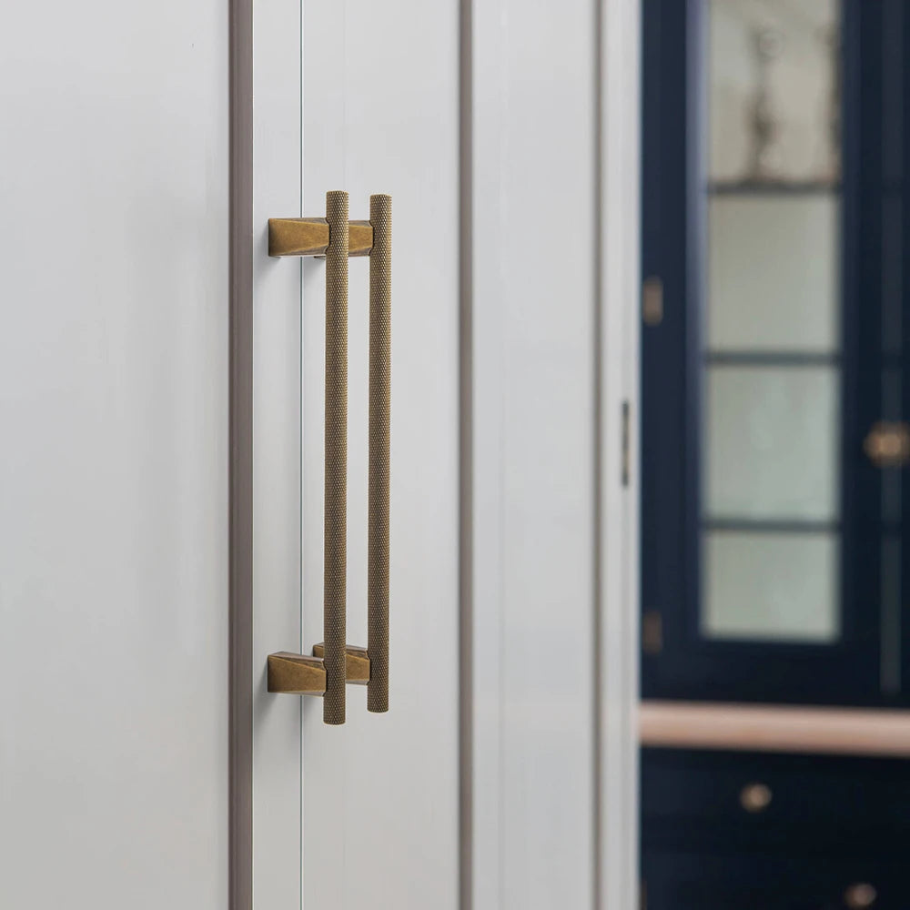 The Heritage Cabinet Bar Pull (5") — Brushed Brass