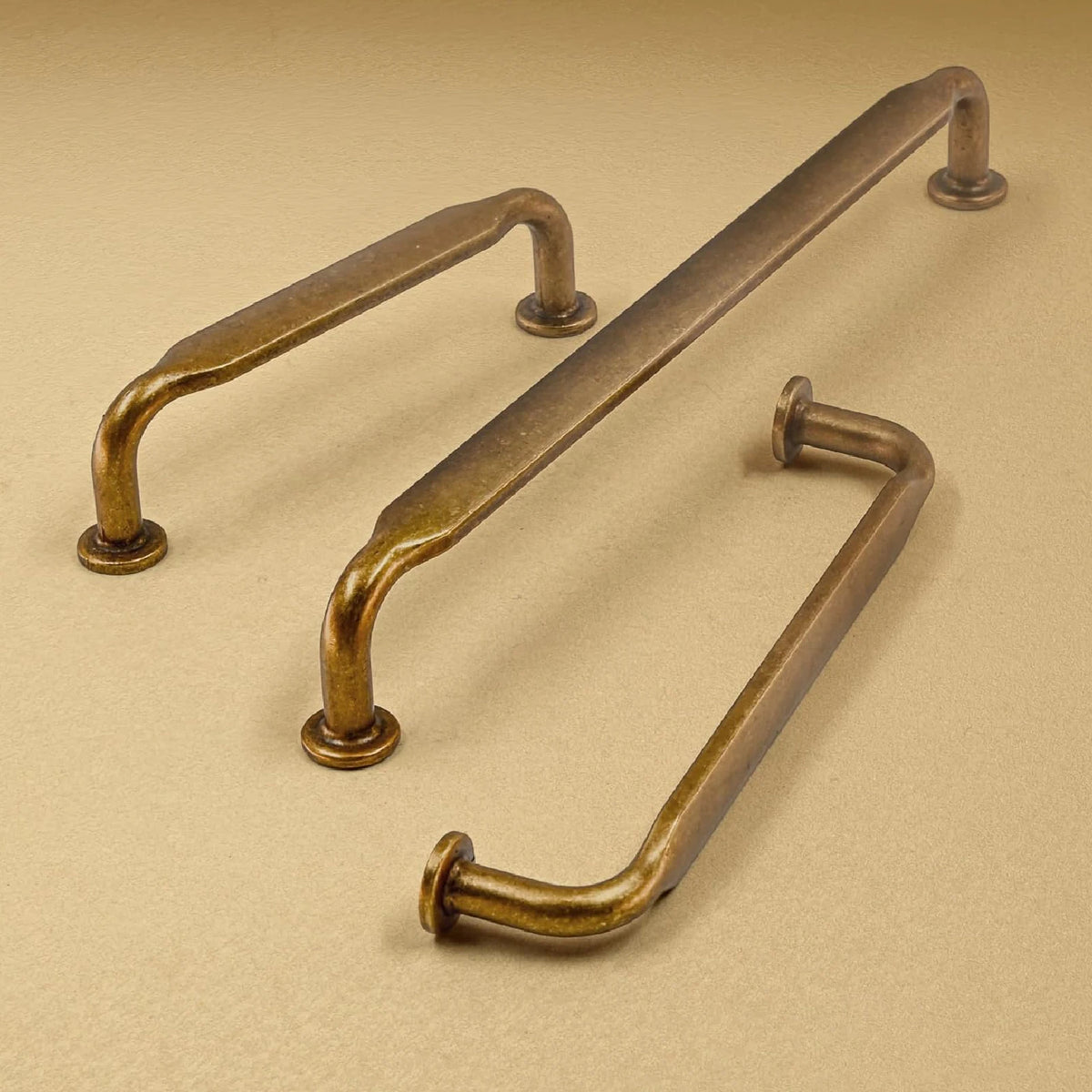 The Studio Heritage Cabinet Bar Pull (10-Pack) — Brushed Brass