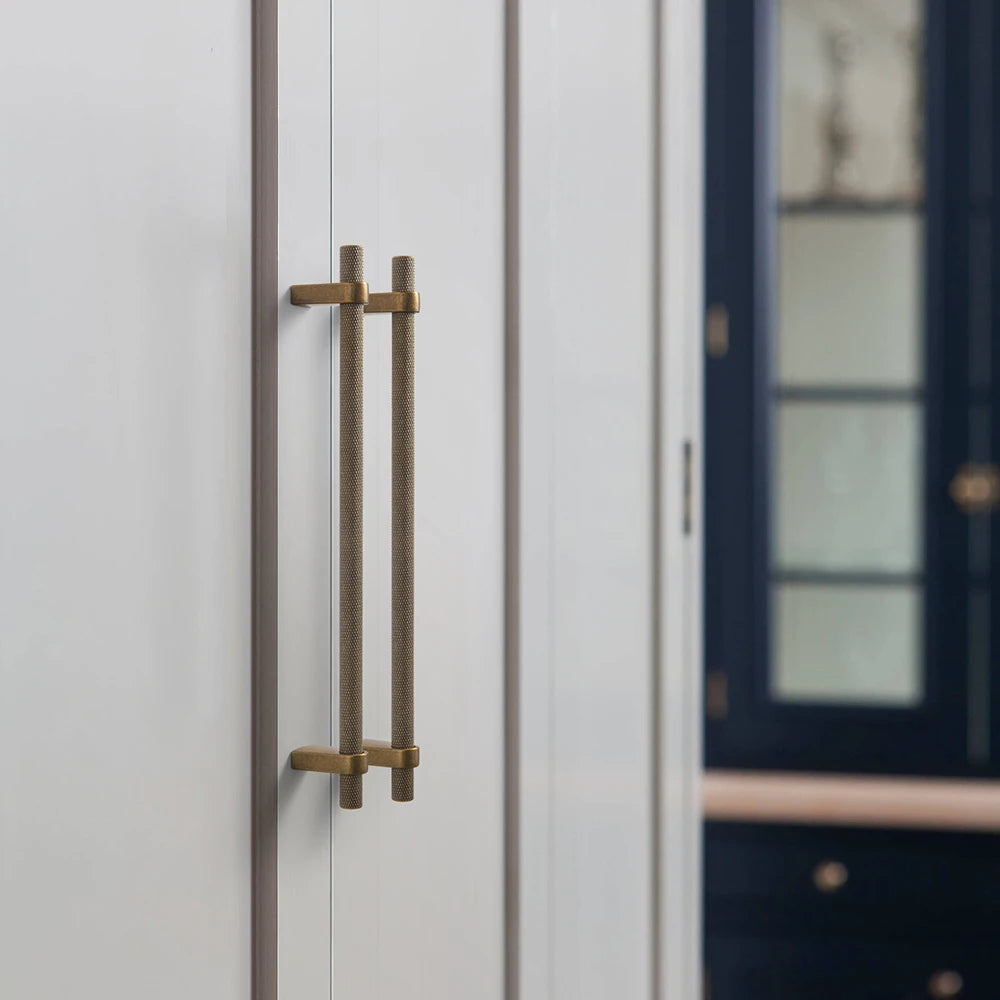 The Heritage Cabinet Bar Pull (5") — Brushed Brass