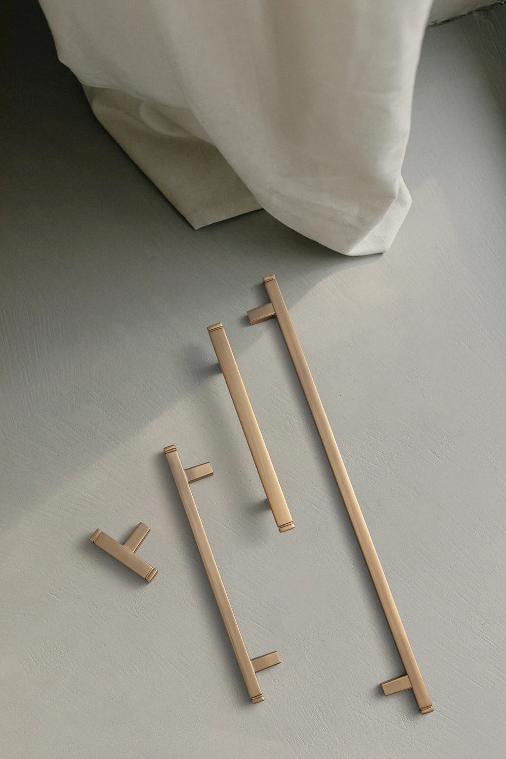 The Modern Multi-Size Cabinet Bar Pull (6-Pack) — Brushed Brass