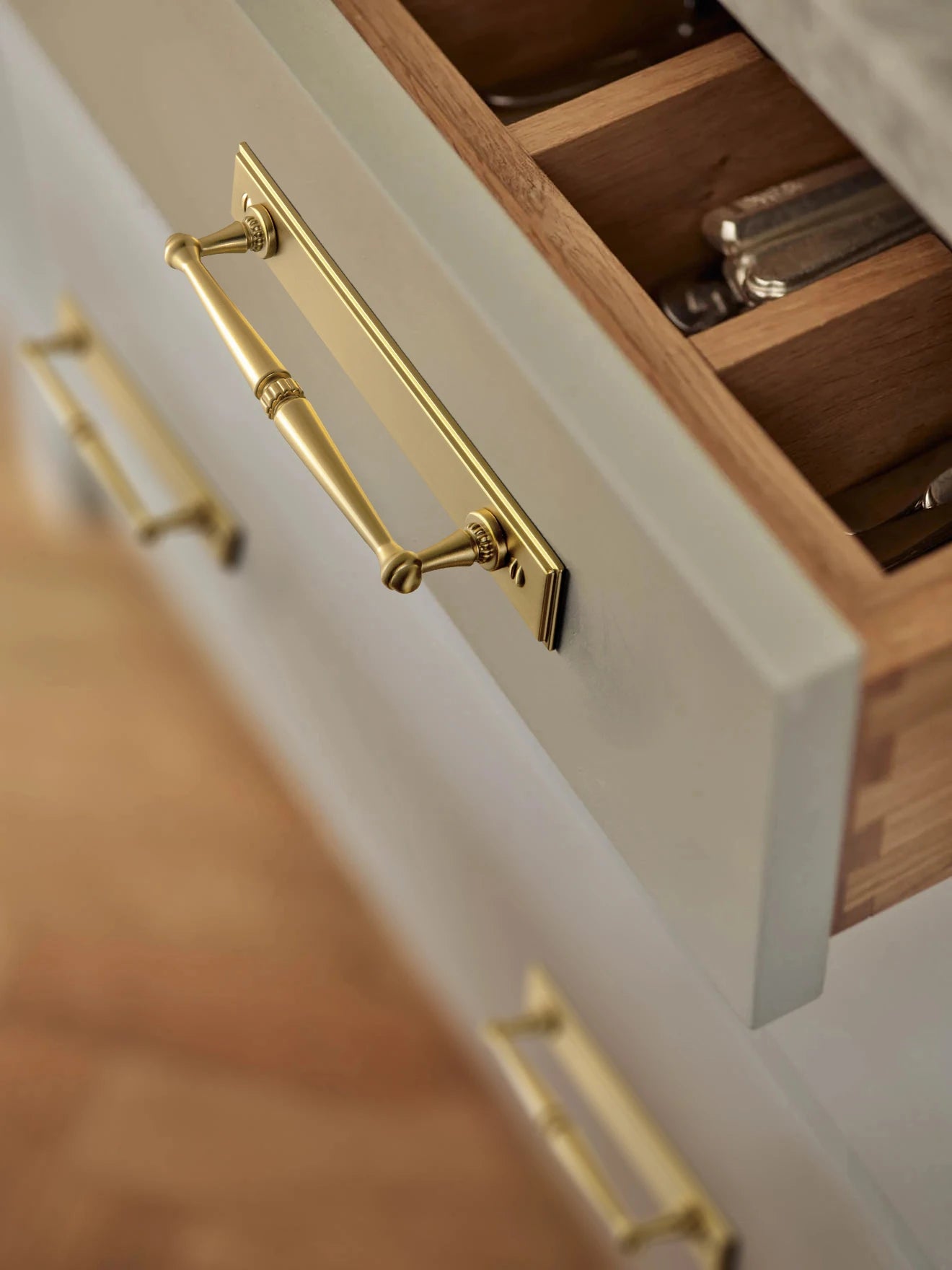 The Vintage Multi-Size Backplate Cabinet Pull (Set of 2) — Brushed Brass