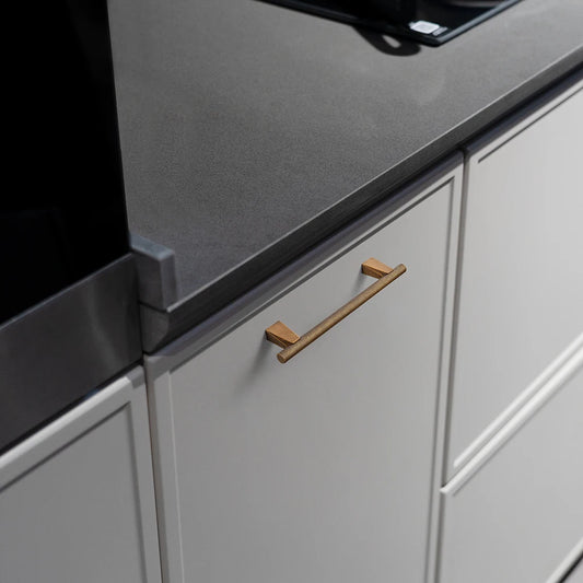 The Heritage Cabinet Bar Pull (5") — Brushed Brass