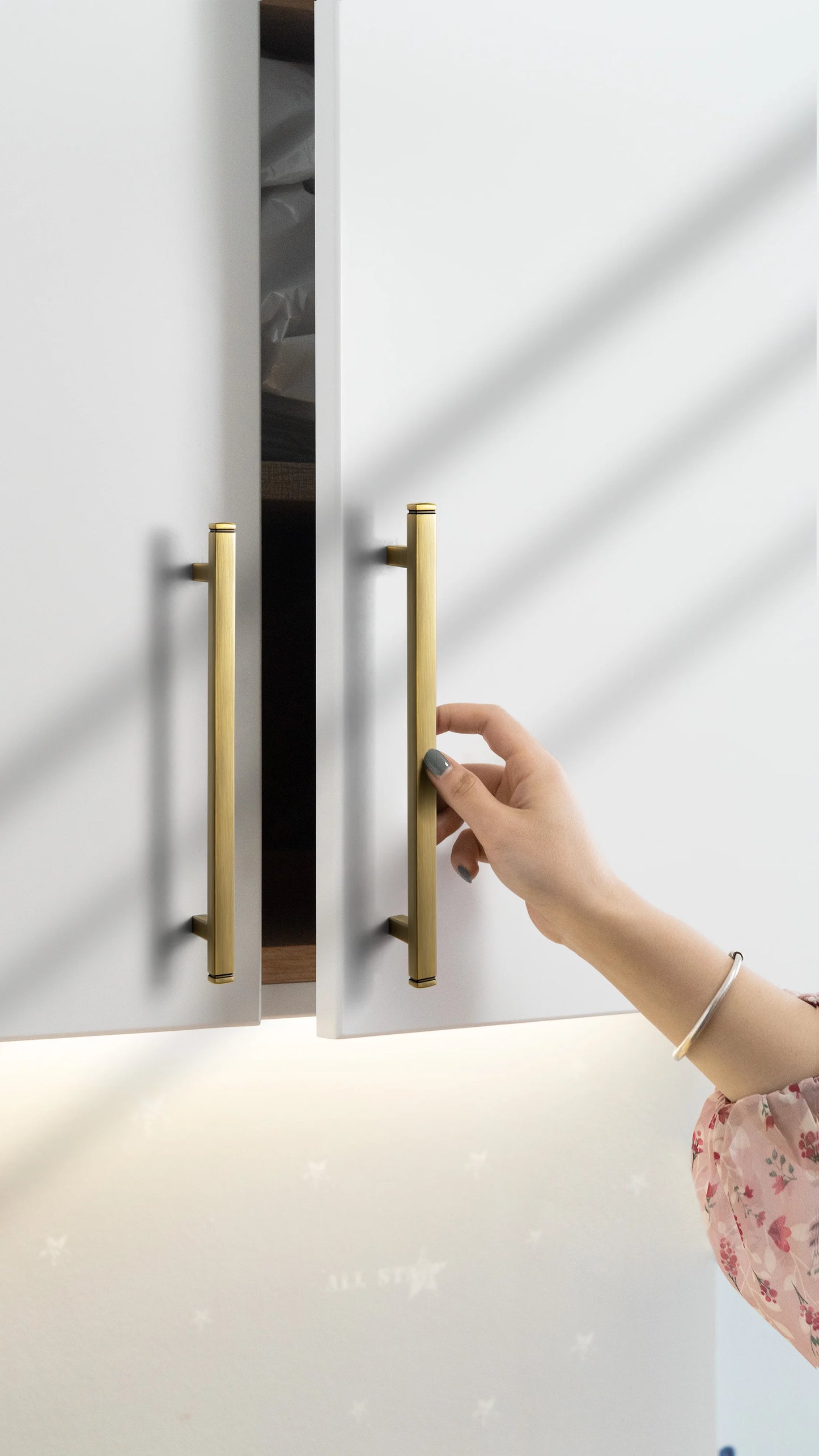 The Modern Multi-Size Cabinet Bar Pull (6-Pack) — Brushed Brass