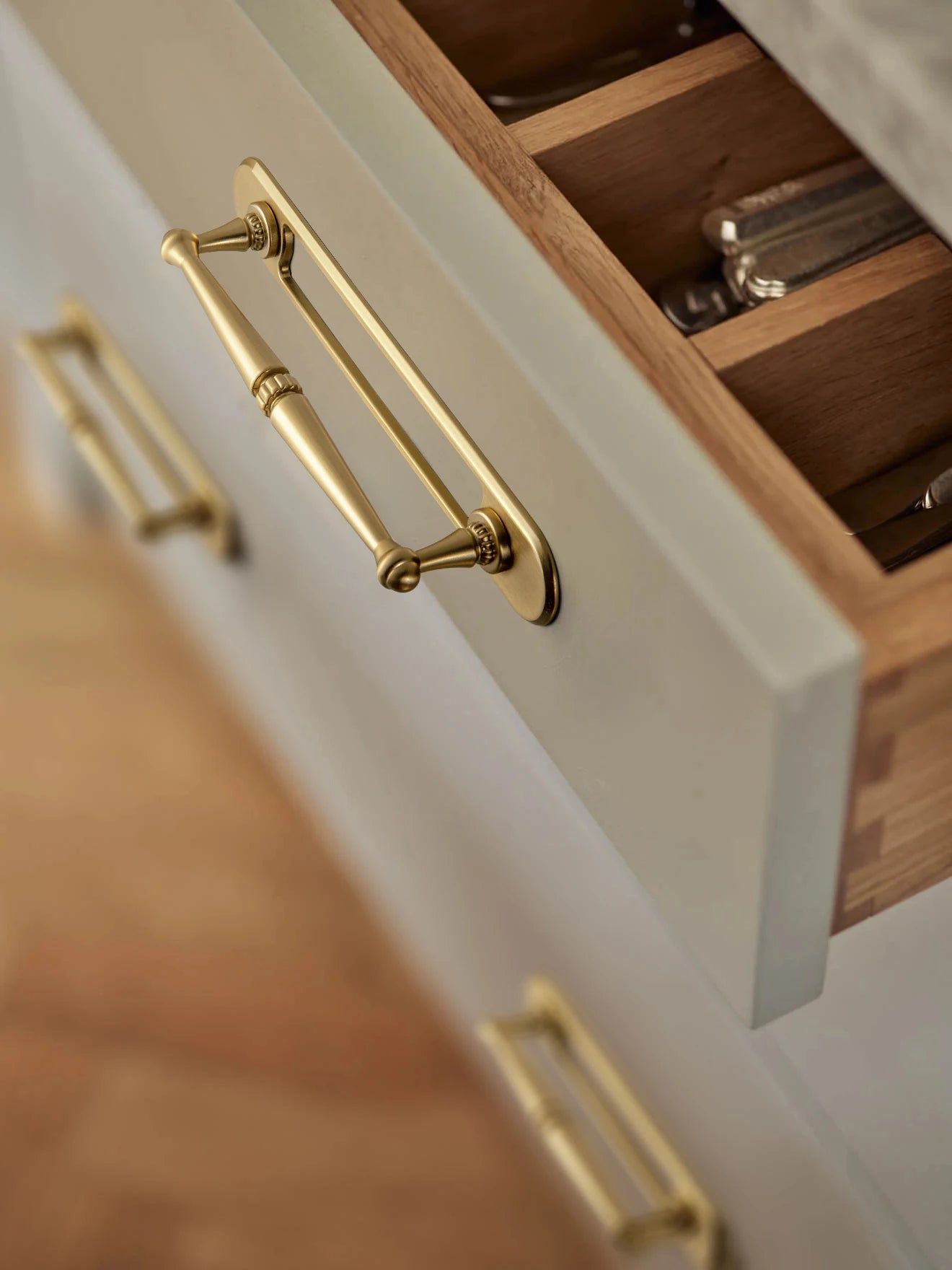The Vintage Bar Backplate Cabinet Pull (Set of 2) — Brushed Brass