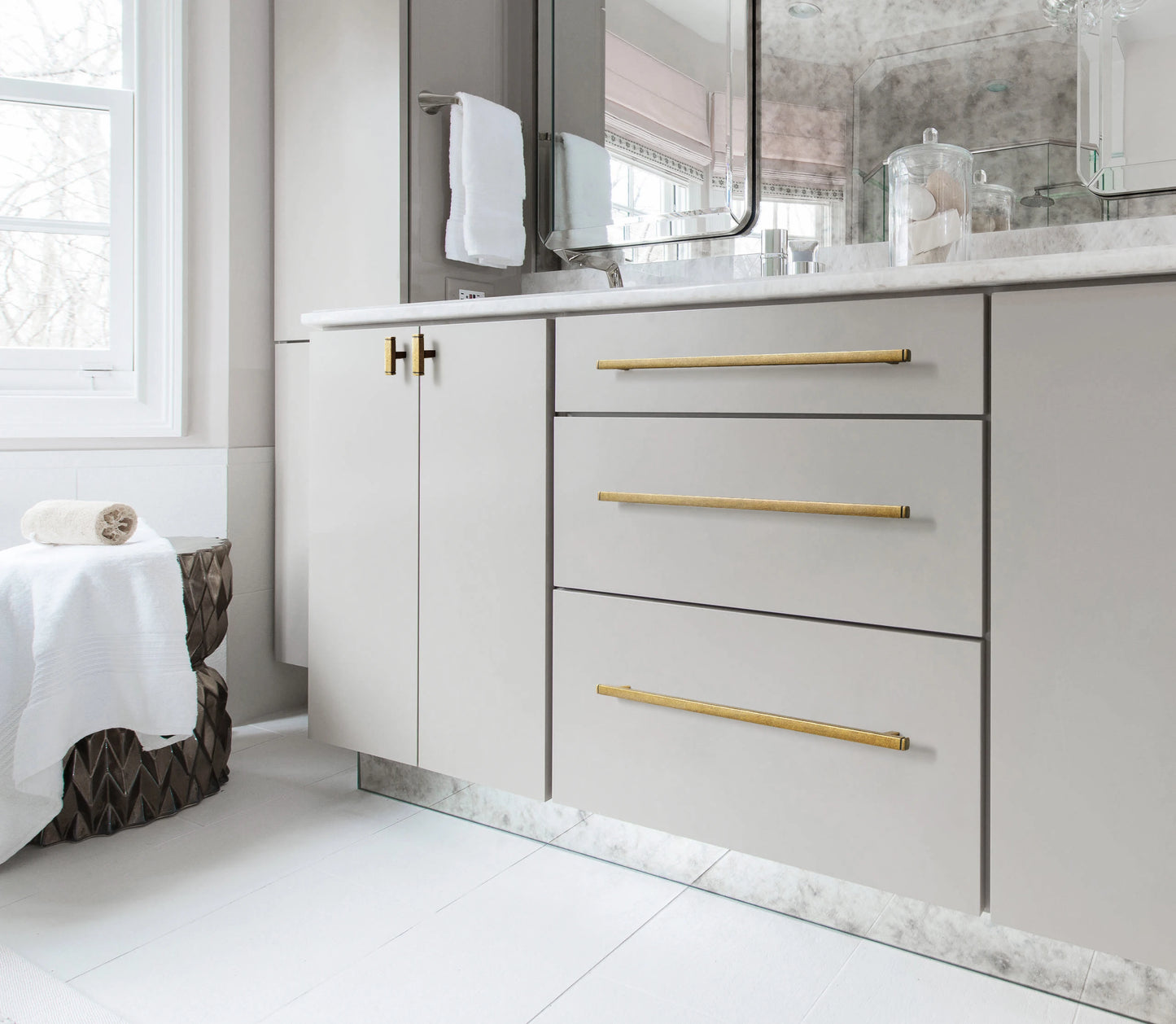 The Modern Multi-Size Cabinet Bar Pull (6-Pack) — Brushed Brass