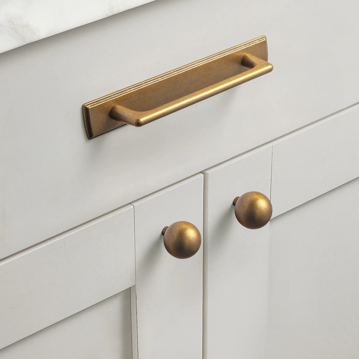 The Long Backplate Cabinet Pull (5") — Brushed Brass